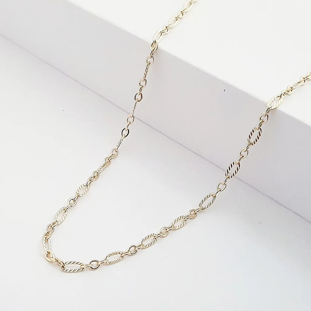 14 Ayar Altın Çizgili Oval Halkalı Zincir Kolye 55cm ZN06342