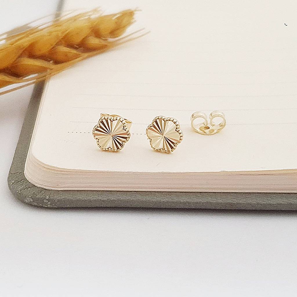 14 Ayar Altın Parlak Kesitli Yonca Küpe KP13163