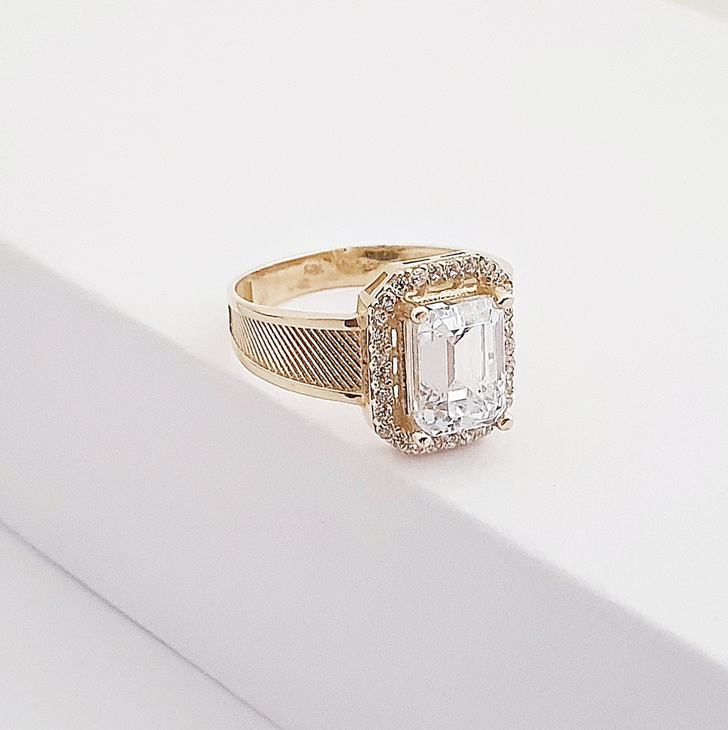 14 Ayar Altın Tektaş Baget Yüzük TK04990