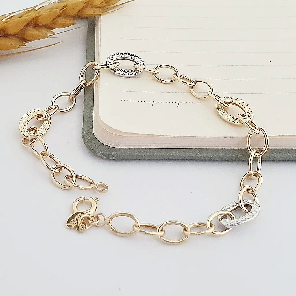 8 Ayar Beyaz-Sarı Altın Oval Halkalı Bileklik KN10949