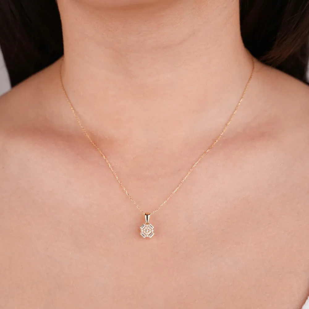 Işıltılı Minik Baget Taşlı Altın Baget Kolye KL08763