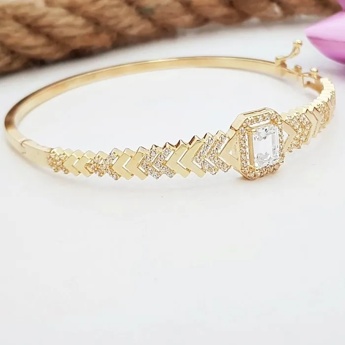 Kılçık Model Baget Taş Kelepçe Altın Bilezik KN02593