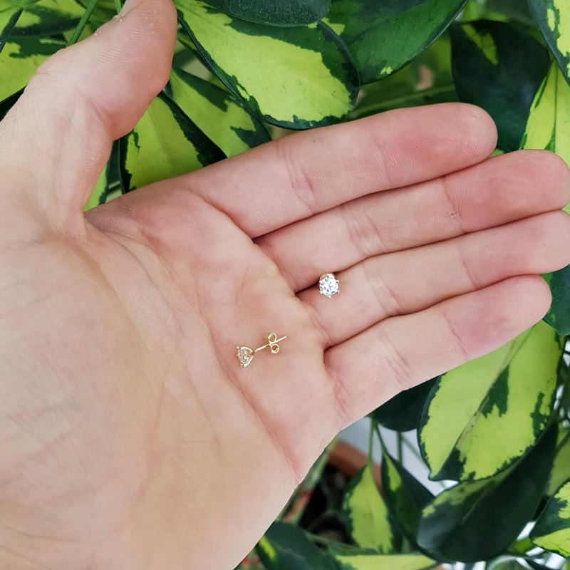 Klasik Altı Tırnaklı Altın Tektaş Top Küpe Altın Plaza