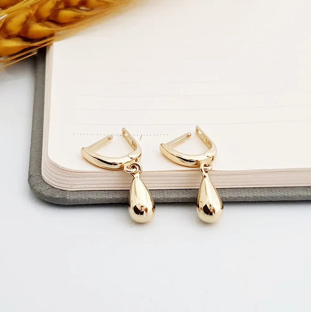 Parlak Damla Model Sallantılı Altın Küpe KP05310