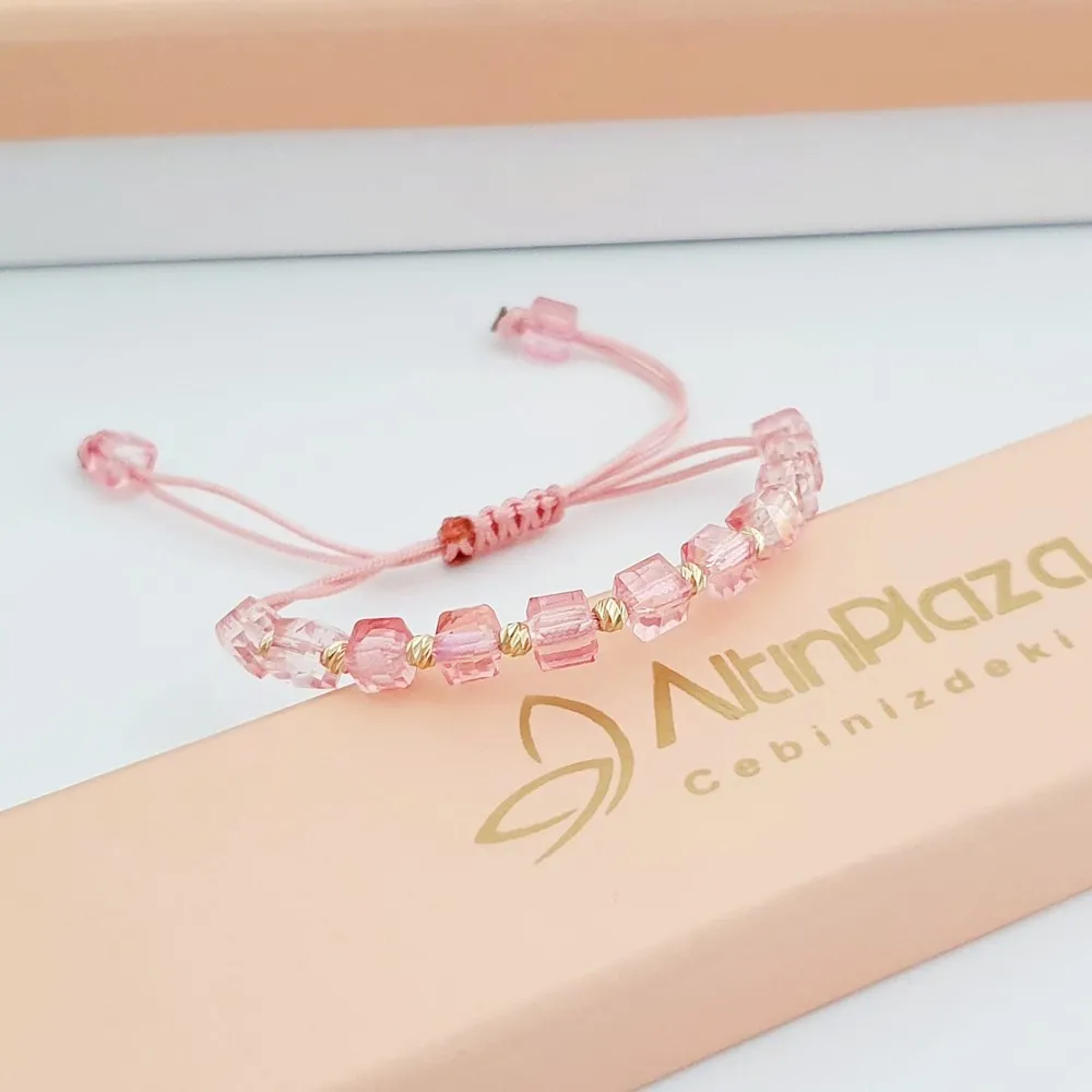 Pembe Küp Taş ve Altın Dorikalı Kız Bebek Bilekliği FB04060