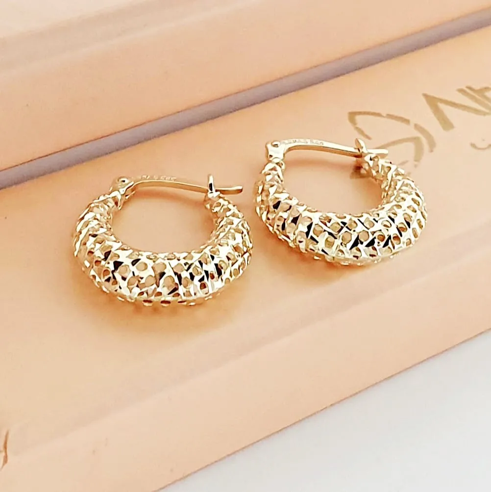 Petek Motif Oval Altın Büyük Halka Küpe KP10415