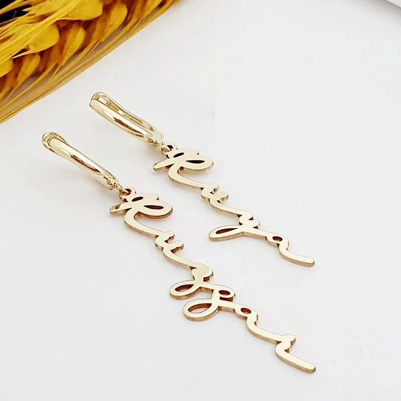 Rustik İsim Yazılan Altın Küpe KP05693