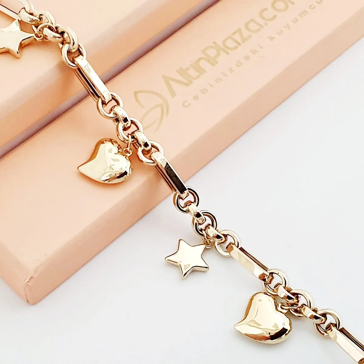 Sarı Altın Bombeli Figürler Charm Bileklik KN08399